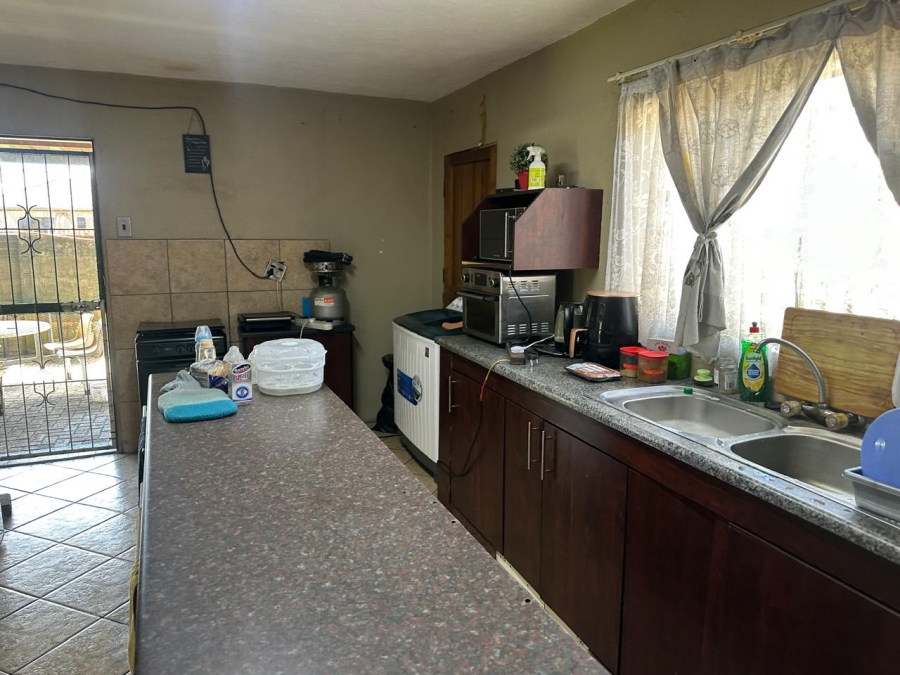 8 Bedroom Property for Sale in Oos Einde North West